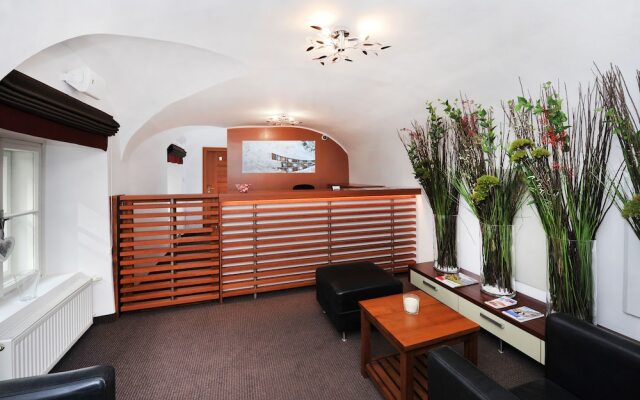 Aplend City Studio Gallery