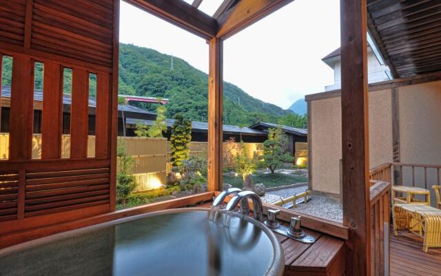 Hotel Okada