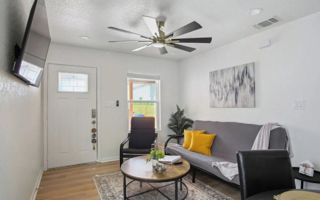 Your Amazing 3br/2ba Downtown Delight!