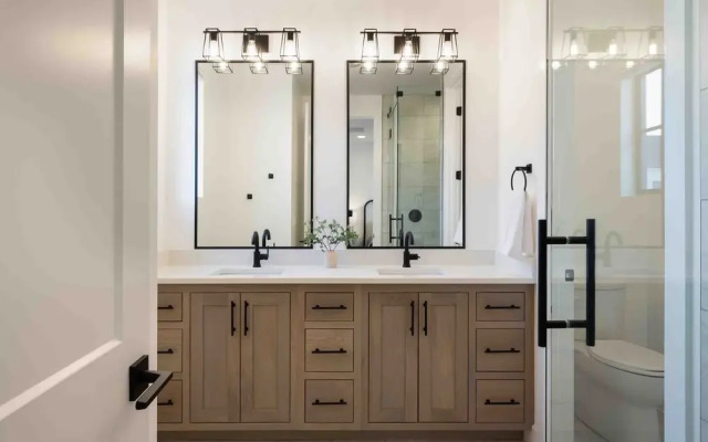 Designer Digs 9 Bedroom Home