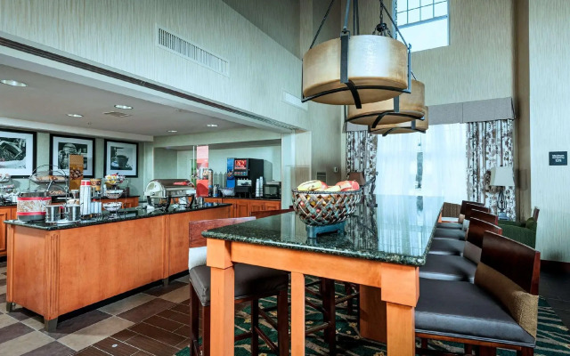 Hampton Inn & Suites Rockland