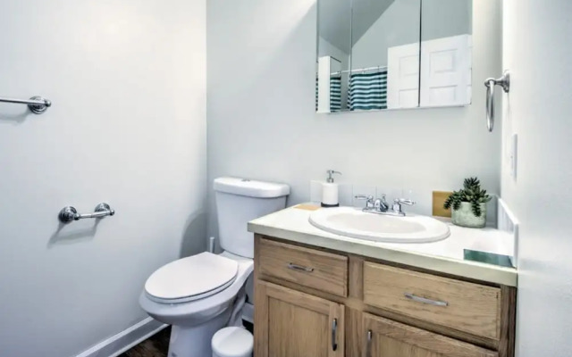 Hosteeva Capitol Hill Condos