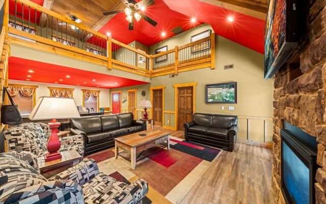 Splash Mansion - Four Bedroom Chalet