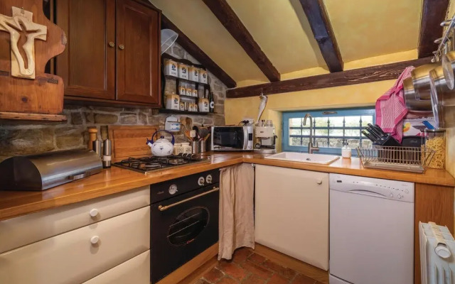 Stunning Home in Groznjan With Wifi and 3 Bedrooms