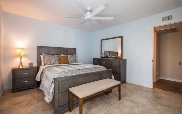 Scottsdale Miller 2 Bedroom Condo by RedAwning