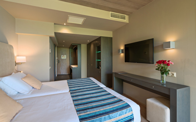 Kyma Suites Beach Hotel