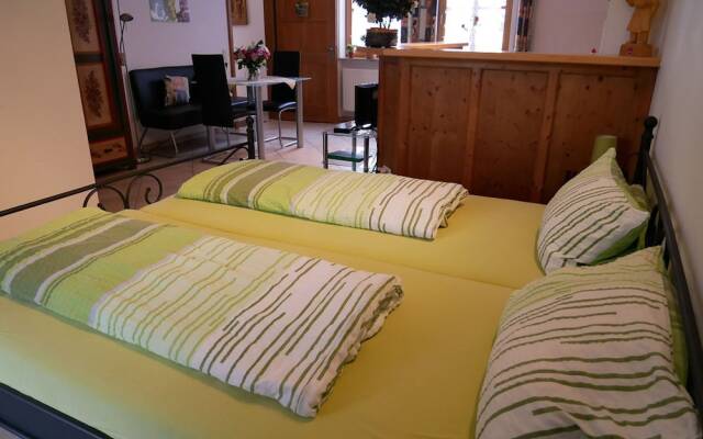 Weingut & Ferienwohnungen Kirch