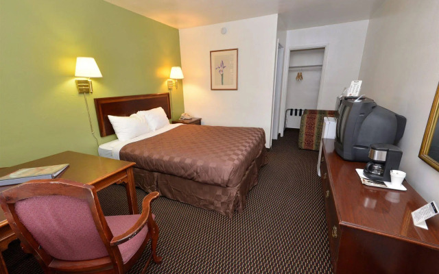 Rodeway Inn & Suites