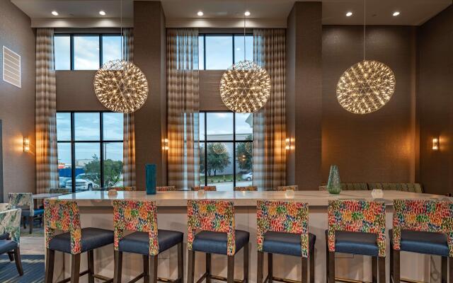 Hampton Inn & Suites Dallas/Plano Central