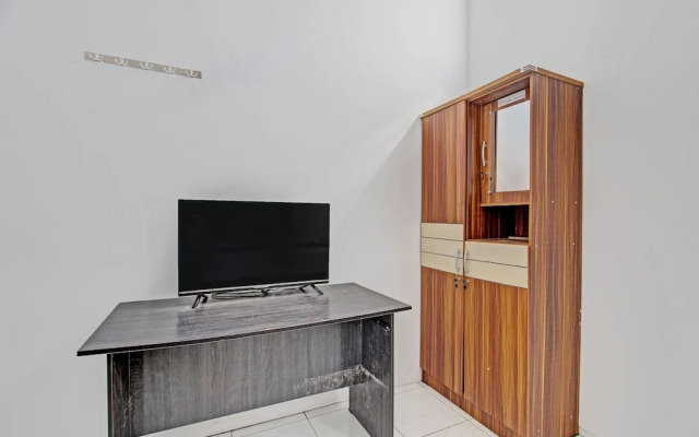Spot On 91523 Kenari Guesthouse