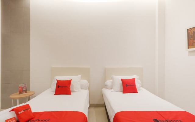 RedDoorz Plus @ Demangan Gejayan