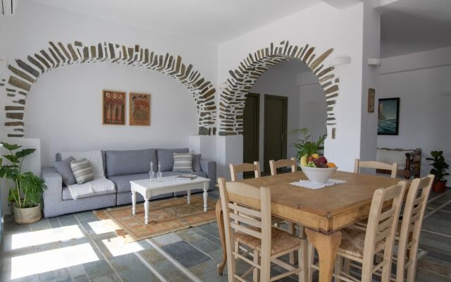 Anthemion Paros Villas & Suites