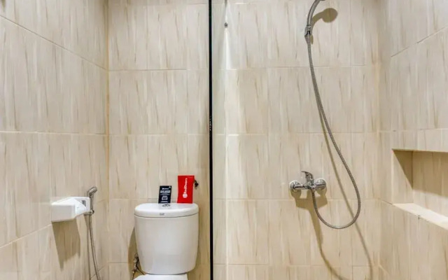 RedDoorz near Sindu Kusuma Edupark 2