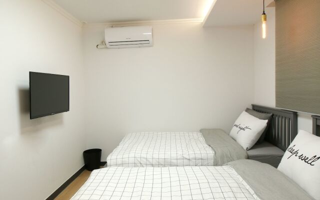 Heima Guesthouse Hongdae