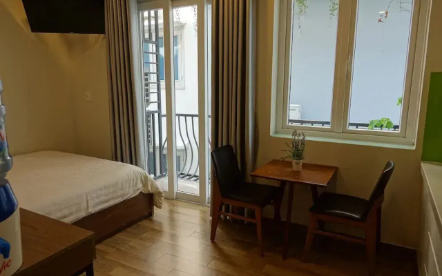 Spring Light Apartment