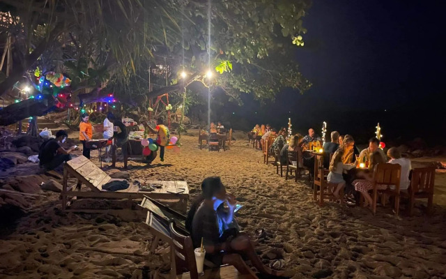 Jungle Hill Beach Bungalow