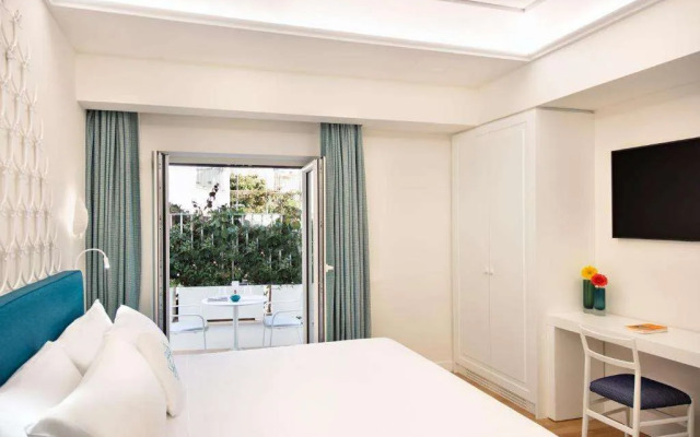 Pazziella Garden & Suites