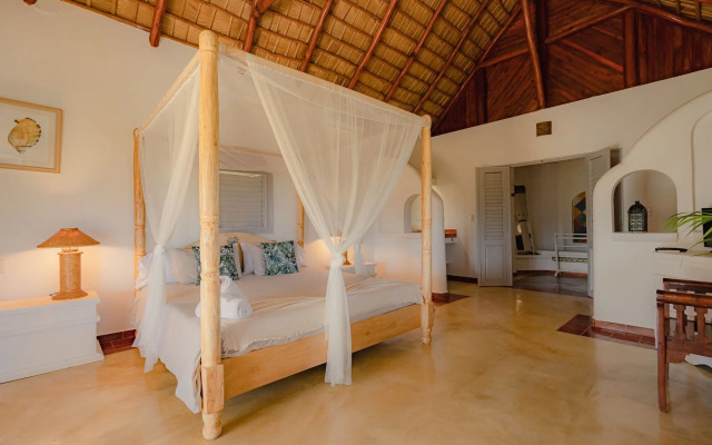 Hotel Costa Las Ballenas