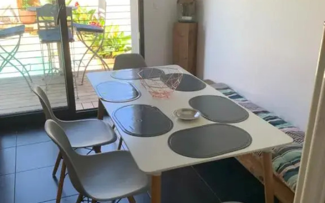 Duplex Independant Avec Acces Piscine