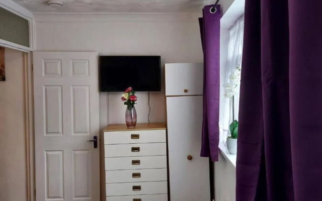 Gilling Villa Remarkable 4-bed House in Gillingham