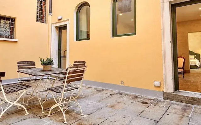 Palazzo Mantua Benavides Suites and Apartments