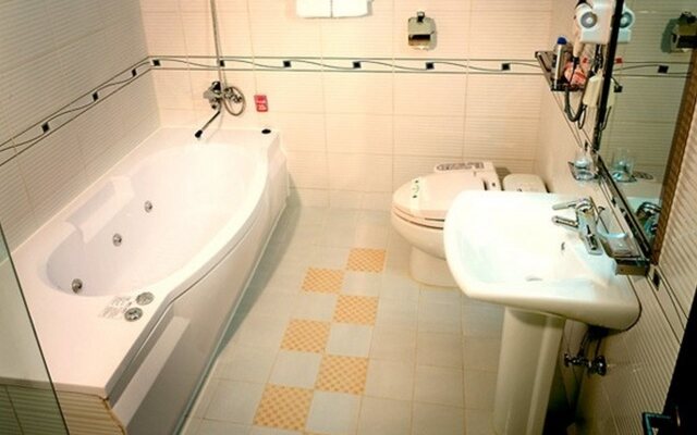 Tourist Hotel Masters