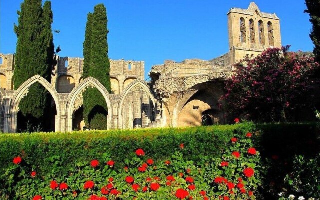 Bellapais Abbey Hotel