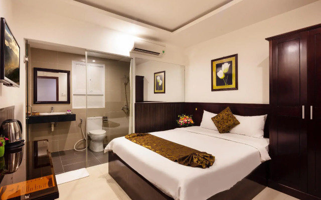 Azura Hotel