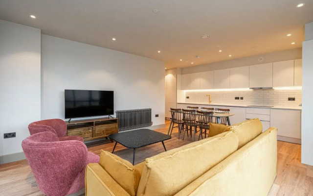 Spacious Flat in North London