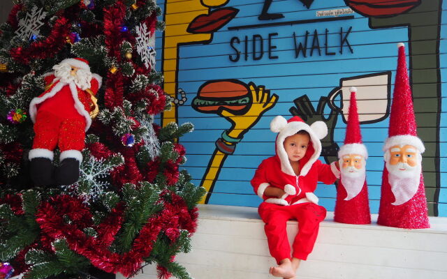 Side Walk Boutique Hotel