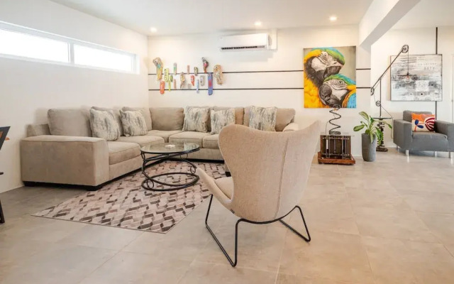 Modern Trestrapi Beach Villa 8 bed 8 Bath 2 Pools