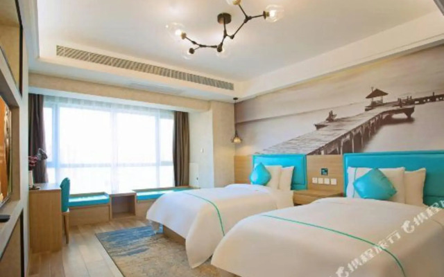 West Port Hotel