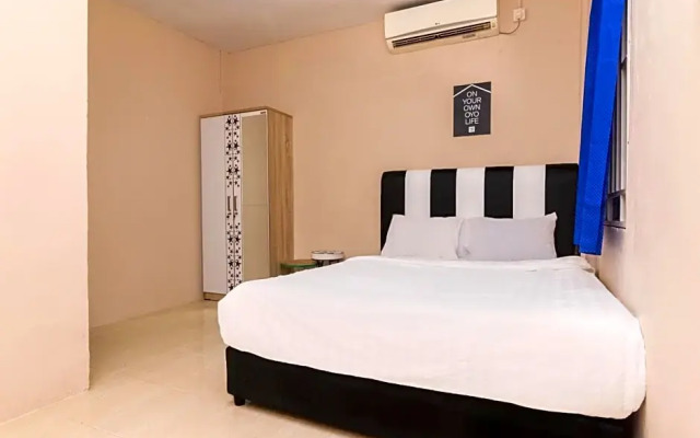 OYO Life 2579 Kost Anggun 2