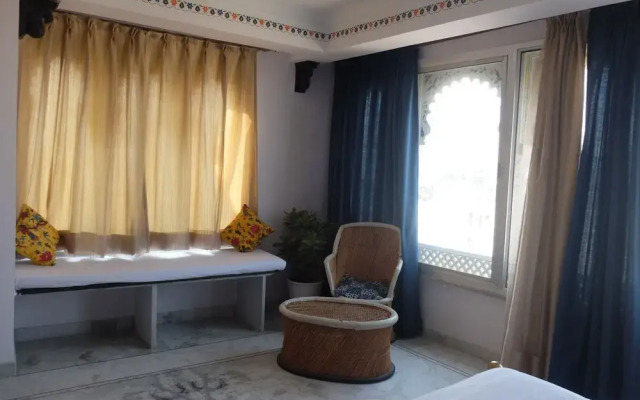 Little Peepal House