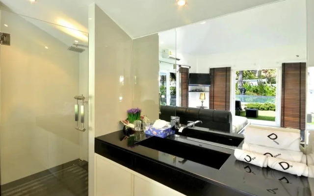 Luxury 5 Stars Beach Villa 6 Beds