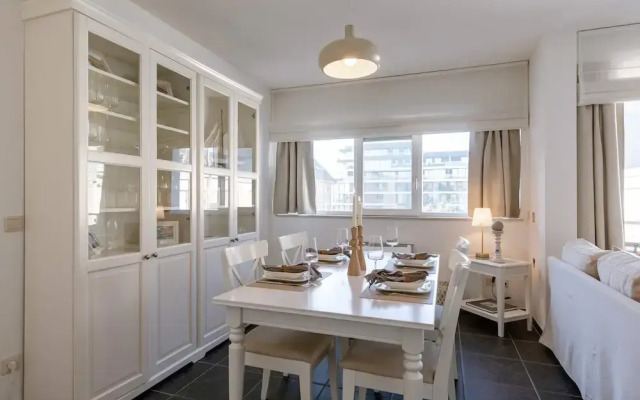 Cozy Apartment for 4 With Parking