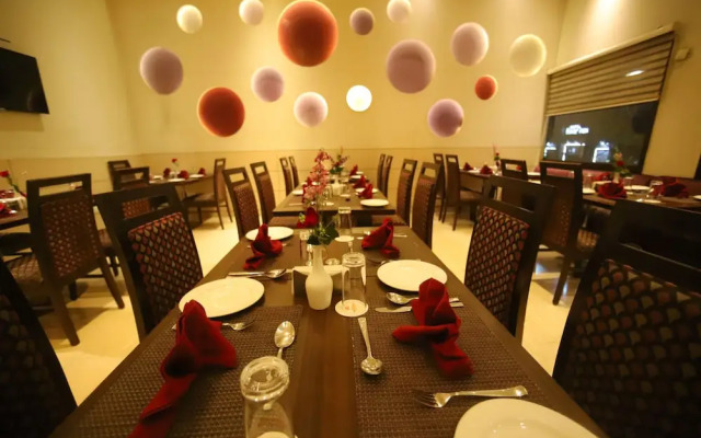 Hotel Amrapali Grand