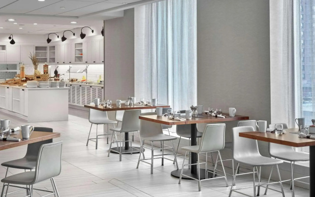 DoubleTree by Hilton Edmonton Downtown