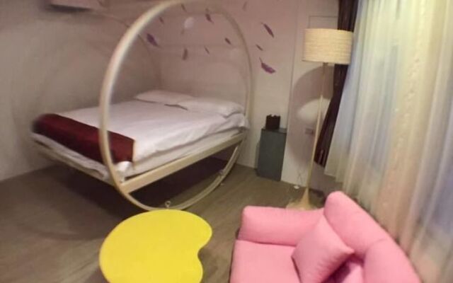 Stay In Bed Hostel
