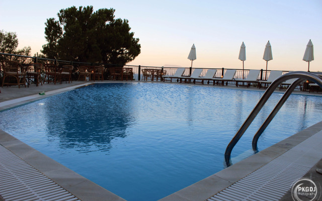 Aliki Hotel