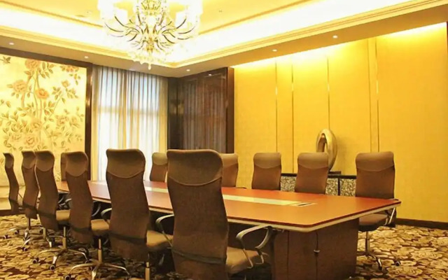 Luan Suntone Plaza Hotel