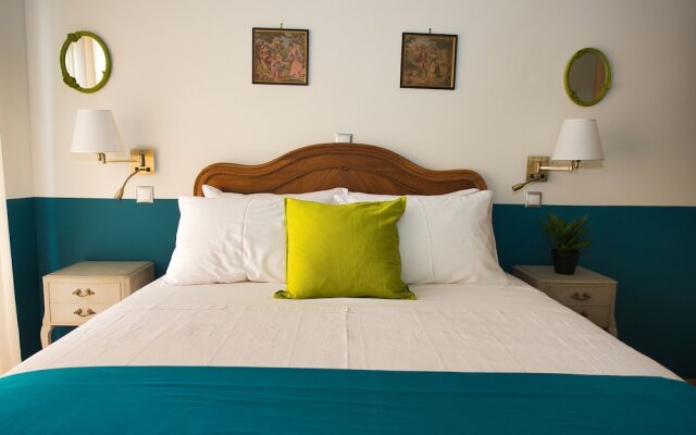 Rastoni Athens Suites nearAcropolis at Tsatsou Street