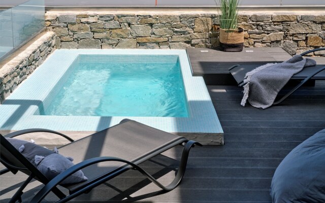 Paros Gem