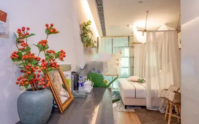 Vanke Shennan Road 68 Apartment (Shenzhen Dongmen Hubei Subway Station Branch)