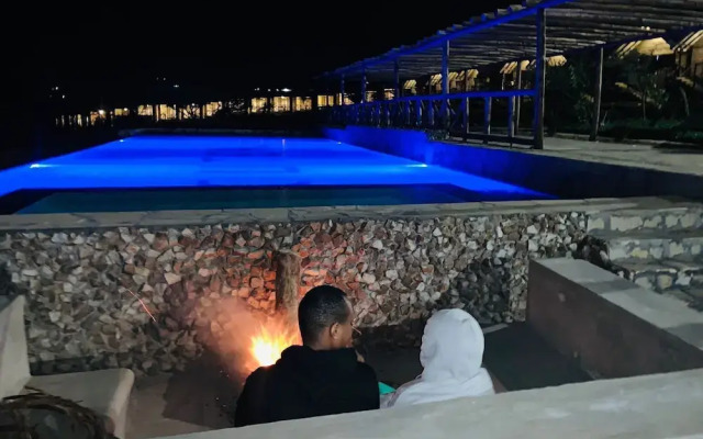 Outback Kenya Lodge