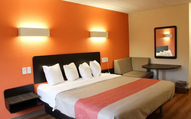 Motel 6 - Westborough Boston