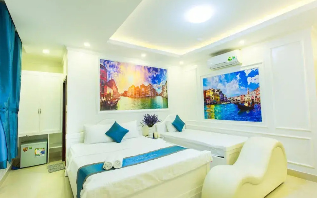 Venice Hotel