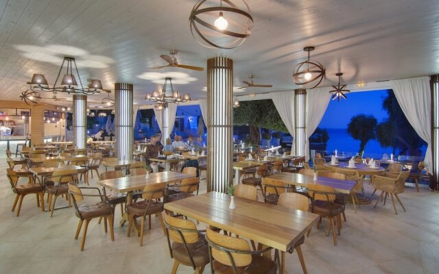 Valtos Beach Hotel