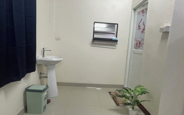 2B Cozy Hostel