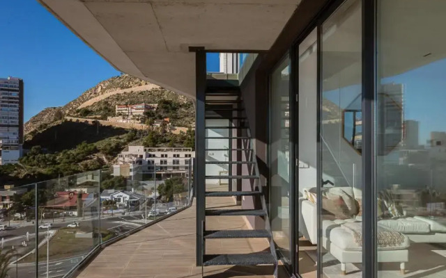 Stunning sea view hot tube posh BLUE SKY APARTMENT